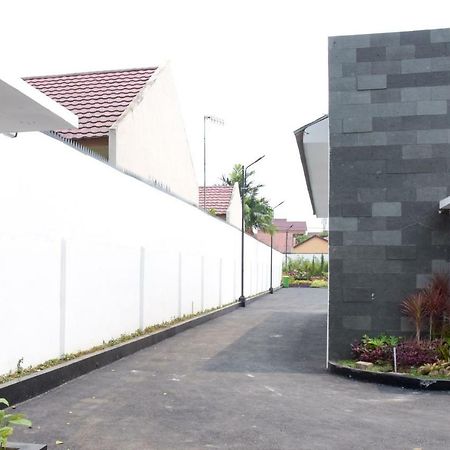 Reddoorz Plus Near Unimed Medan Ngoại thất bức ảnh