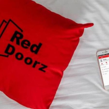 Reddoorz Plus Near Unimed Medan Ngoại thất bức ảnh